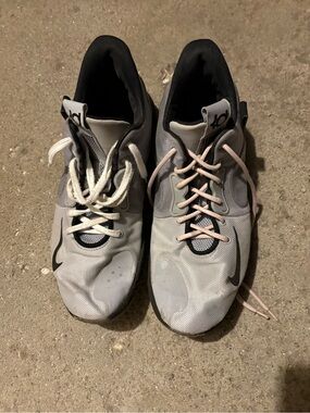 Nike Men’s Gray KD Basketball Shoes